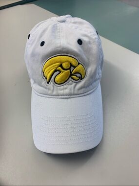 Victoria Secret Pink woman’s Iowa Hawkeye hat